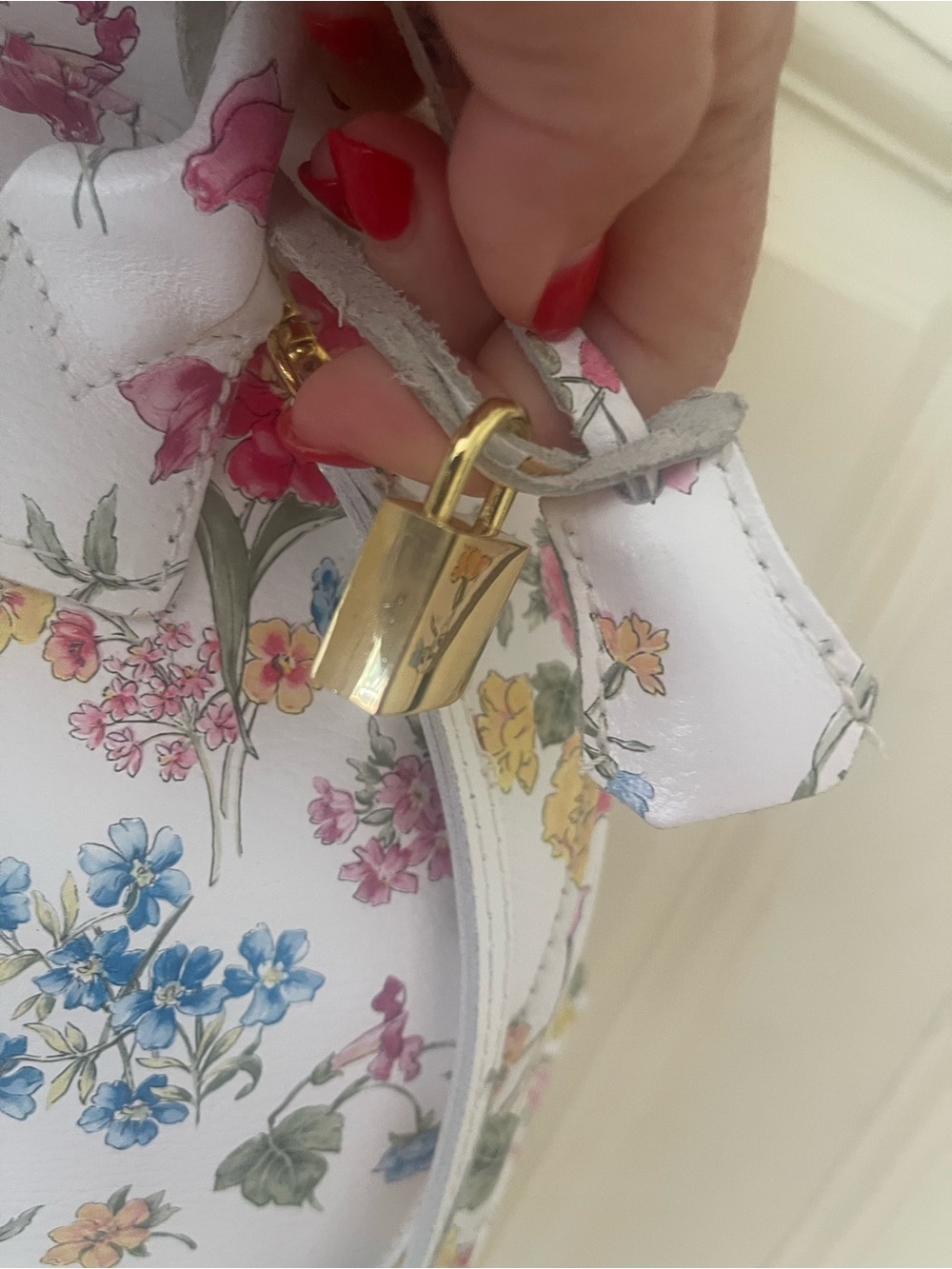 Floral Print White leather flowers Birkin style Handbag with Gold Hardware - Picture 2 of 7